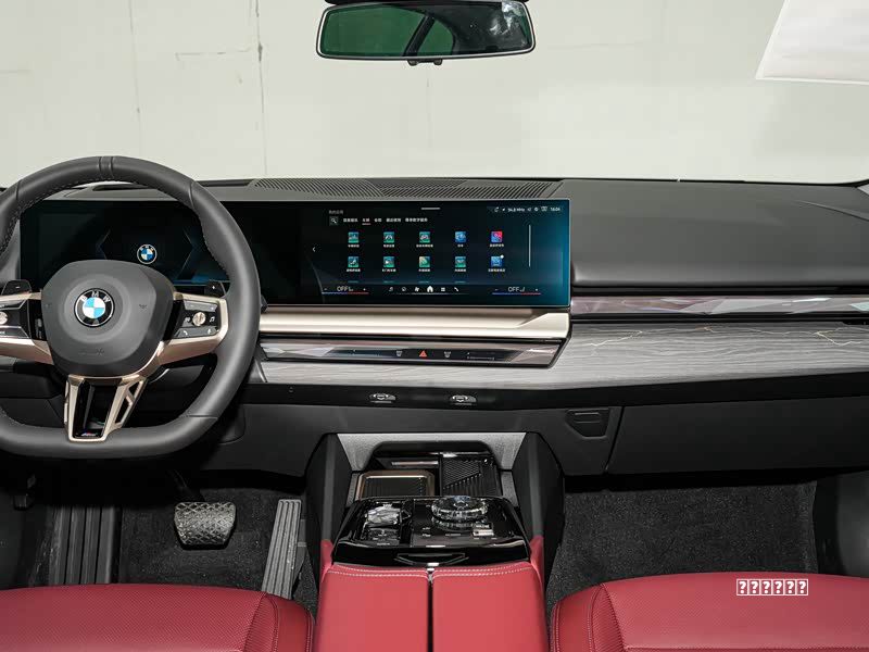 沃尔沃三车齐发!ES90 卖 42.99 万,XC70 卖 24.99 万,还有一辆旗舰轿车